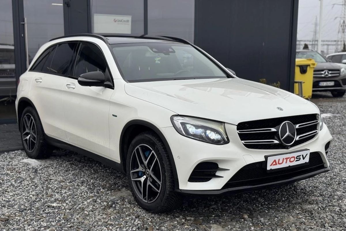 Masina mercedes alba